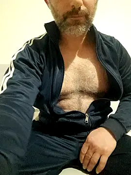 Snapshot of pevalf chatting on November 13, 10:08 pm pevalf online show from November 13, 10:08 pm