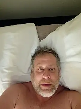 Snapshot of Mikey40wv chatting on February 27, 4:45 am Mikey40wv online show from February 27, 4:45 am