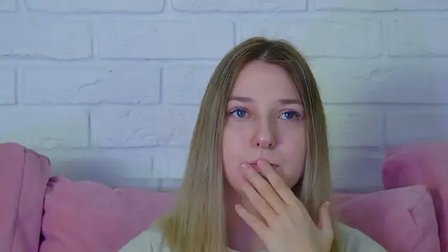 TinnaBurton online show from March 25, 4:24 pm