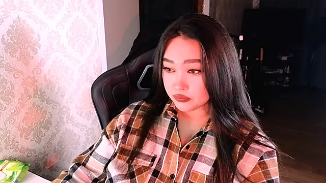 Emma Uilson online show from December 15, 1:32 am