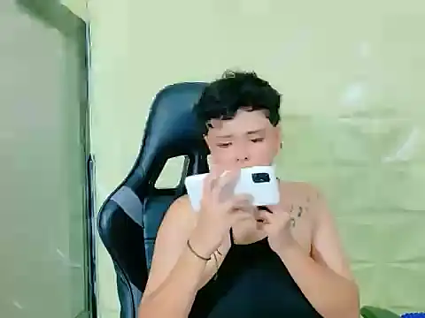 lunabustygirl online show from February 28, 4:08 pm