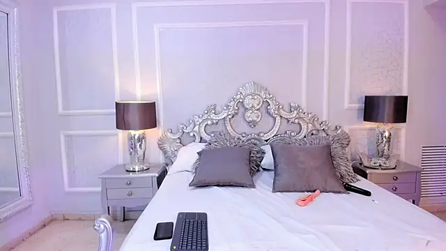 Snapshot of IvannaClaire chatting on November 29, 12:30 pm IvannaClaire online show from November 29, 12:30 pm