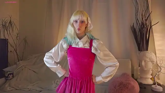 BeverlyWahoske online show from November 14, 9:13 pm