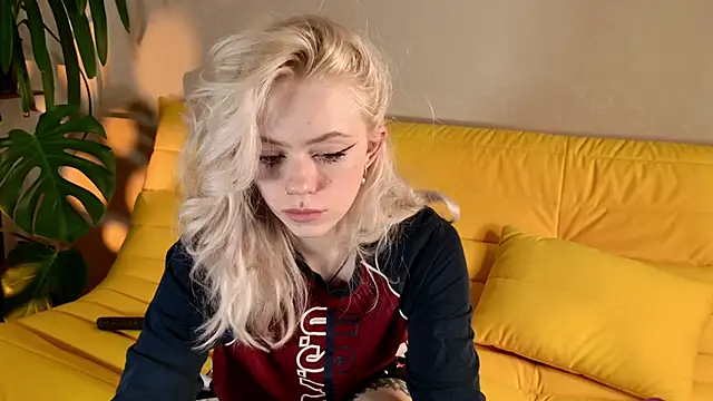 jane-booblegum online show from February 17, 8:37 pm