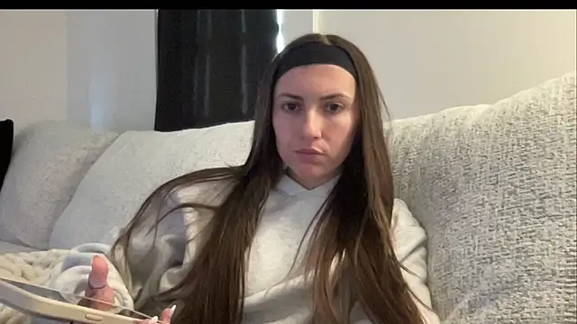 laylahlaylah1 online show from November 14, 7:01 pm