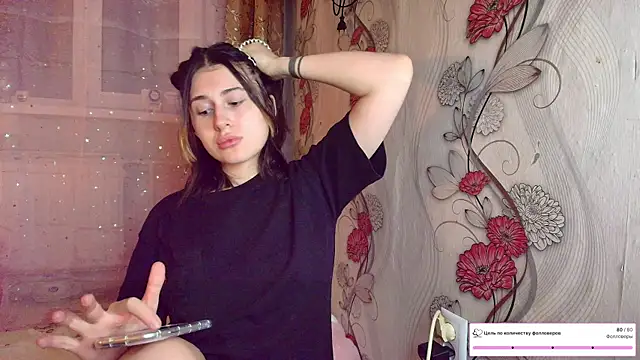 Snapshot of KristinaScott chatting on December 5, 3:41 pm KristinaScott online show from December 5, 3:41 pm