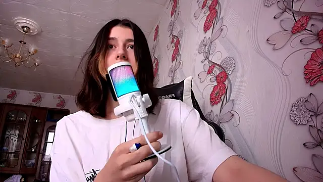 Snapshot of KristinaScott chatting on January 13, 12:10 pm KristinaScott online show from January 13, 12:10 pm