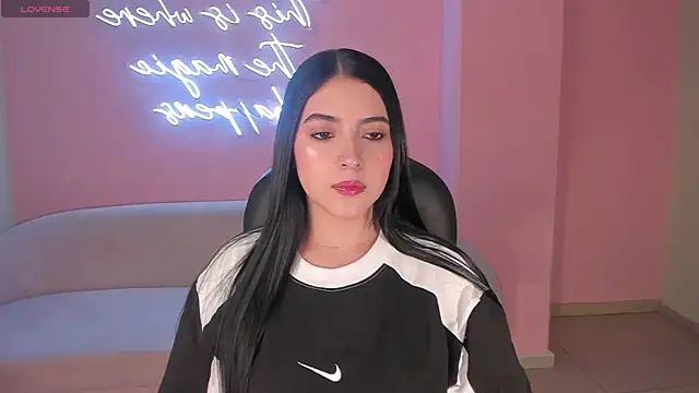 HaileyRoss  online show from July 12, 10:45 pm