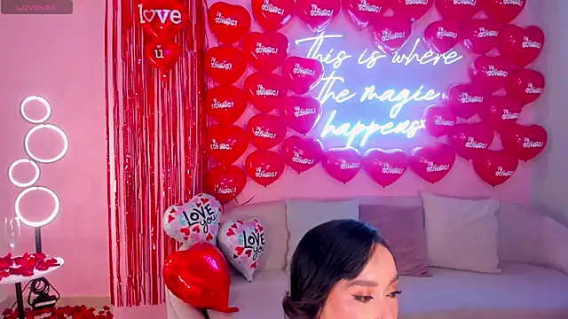 Snapshot of ZaraKafruni chatting on February 14, 4:09 am ZaraKafruni online show from February 14, 4:09 am