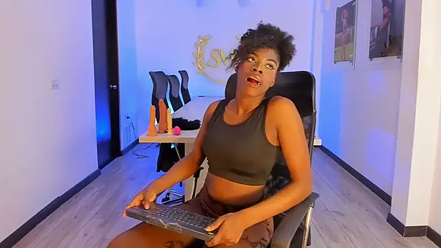 NalaRoux online show from January 6, 4:05 am