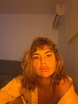 Snapshot of honeysohpia chatting on November 17, 7:14 am honeysohpia online show from November 17, 7:14 am