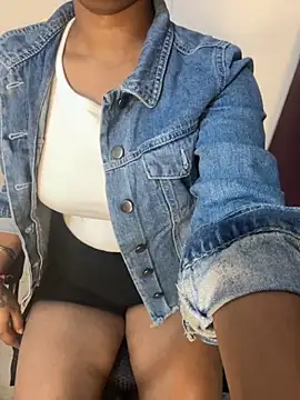 Snapshot of Lilly_islive chatting on November 18, 4:11 pm Lilly islive online show from November 18, 4:11 pm