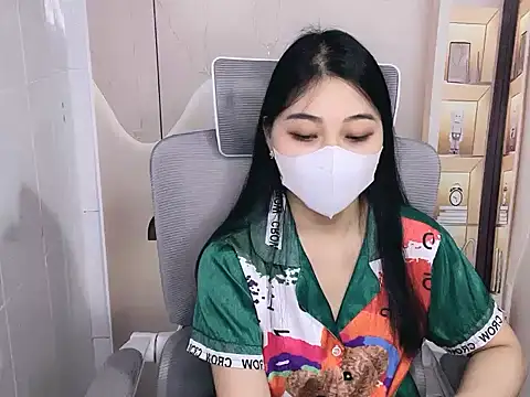 Lousii online show from April 4, 2:36 pm