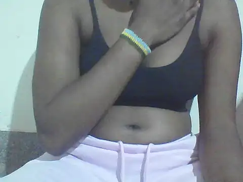 Snapshot of StormzyLeila chatting on November 21, 3:05 am StormzyLeila online show from November 21, 3:05 am