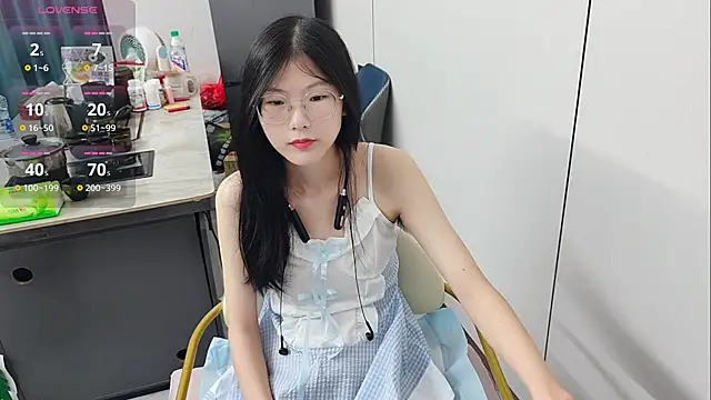 Snapshot of xlin-baby chatting on April 30, 4:02 pm xlin-baby online show from April 30, 4:02 pm