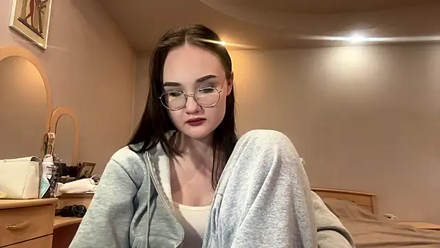 Snapshot of MidnightMelt chatting on November 15, 4:25 pm MidnightMelt online show from November 15, 4:25 pm