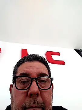 Snapshot of 1joseluis1 chatting on November 17, 8:25 pm 1joseluis1 online show from November 17, 8:25 pm