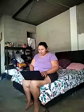 Snapshot of BWW-CINDY11 chatting on February 22, 2:15 pm BWW-CINDY11 online show from February 22, 2:15 pm