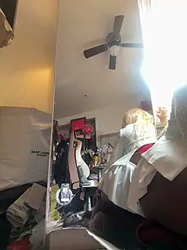 Motherbigbus online show from February 28, 5:03 pm