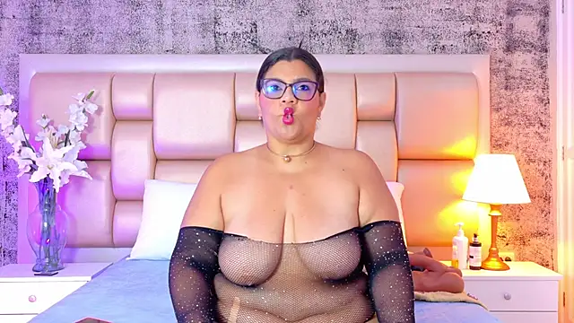 SelennaCooper online show from February 5, 11:48 am