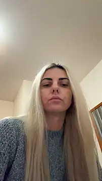 Snapshot of feliciafelon chatting on February 2, 8:18 pm feliciafelon online show from February 2, 8:18 pm