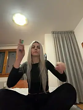 Snapshot of feliciafelon chatting on February 8, 4:10 pm feliciafelon online show from February 8, 4:10 pm