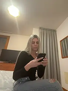 Snapshot of feliciafelon chatting on February 21, 9:05 pm feliciafelon online show from February 21, 9:05 pm