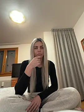 Snapshot of feliciafelon chatting on February 22, 6:06 pm feliciafelon online show from February 22, 6:06 pm