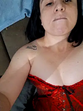 Snapshot of Pocahhontas69 chatting on November 17, 5:13 am Pocahhontas69 online show from November 17, 5:13 am