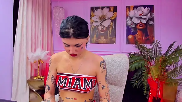 YasminWild online show from December 4, 4:33 am