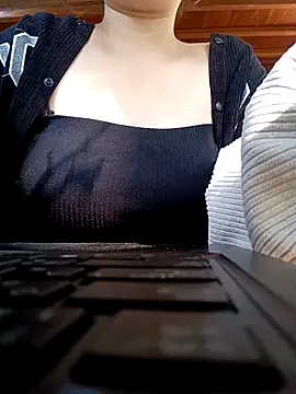 Snapshot of ChezyBaby chatting on November 26, 6:36 am ChezyBaby online show from November 26, 6:36 am