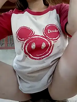 Snapshot of ChezyBaby chatting on November 30, 9:24 am ChezyBaby online show from November 30, 9:24 am