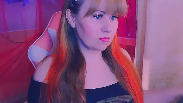 BESTLOLA online show from April 1, 9:10 am