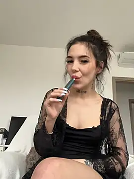 lunababy77 online show from February 20, 2:50 pm