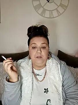 Snapshot of Nova-WiseX chatting on December 1, 2:00 pm Nova-WiseX online show from December 1, 2:00 pm