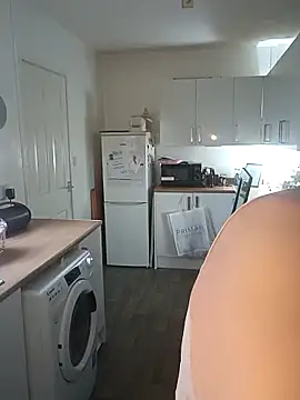 Snapshot of Nova-WiseX chatting on December 18, 10:10 am Nova-WiseX online show from December 18, 10:10 am