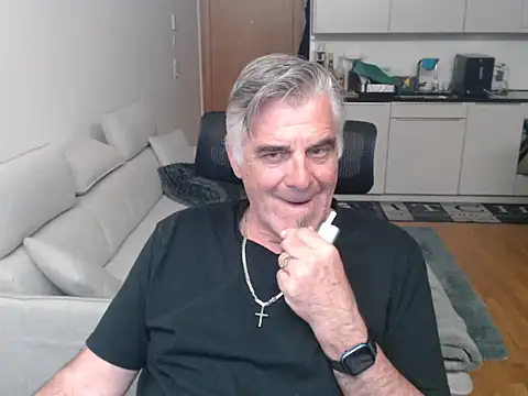 Snapshot of Buidapest chatting on April 28, 1:04 am Buidapest online show from April 28, 1:04 am