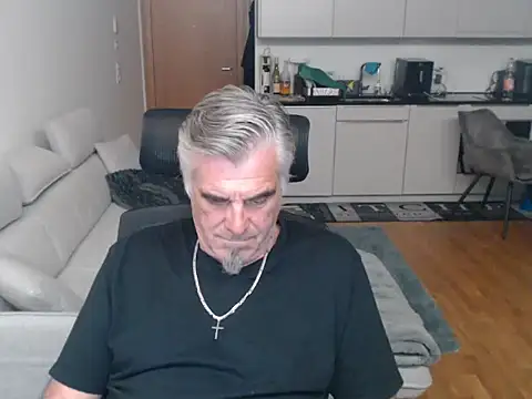 Snapshot of Buidapest chatting on April 28, 2:27 am Buidapest online show from April 28, 2:27 am