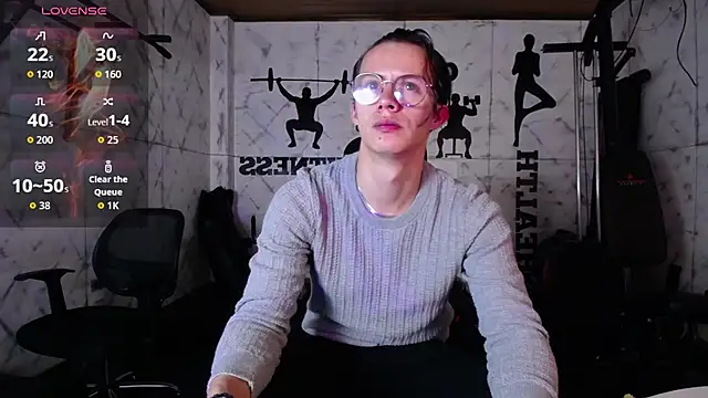 Snapshot of Brandon_starkk chatting on April 18, 3:43 am Brandon starkk online show from April 18, 3:43 am
