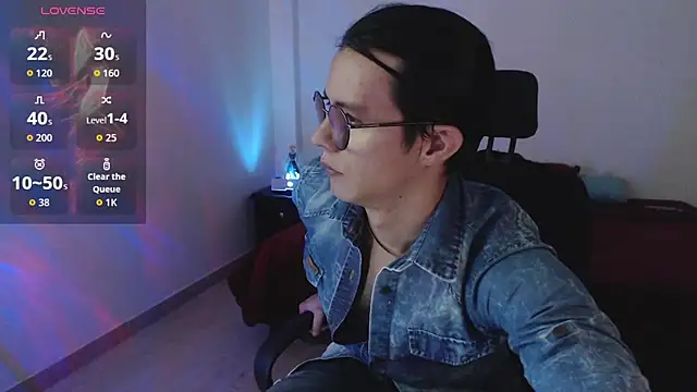 Snapshot of Brandon_starkk chatting on April 24, 9:17 pm Brandon starkk online show from April 24, 9:17 pm