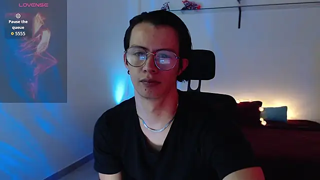Snapshot of Brandon_starkk chatting on May 5, 1:13 am Brandon starkk online show from May 5, 1:13 am