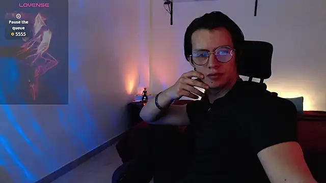 Snapshot of Brandon_starkk chatting on May 7, 3:23 am Brandon starkk online show from May 7, 3:23 am