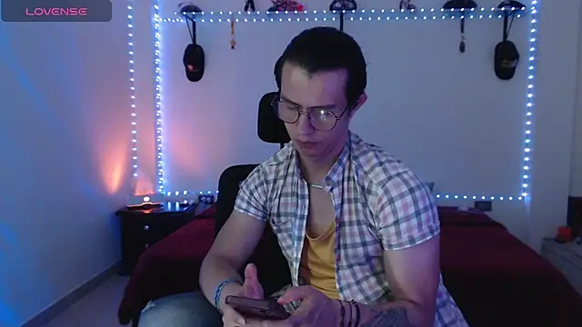 Snapshot of Brandon_starkk chatting on May 30, 8:50 pm Brandon starkk online show from May 30, 8:50 pm
