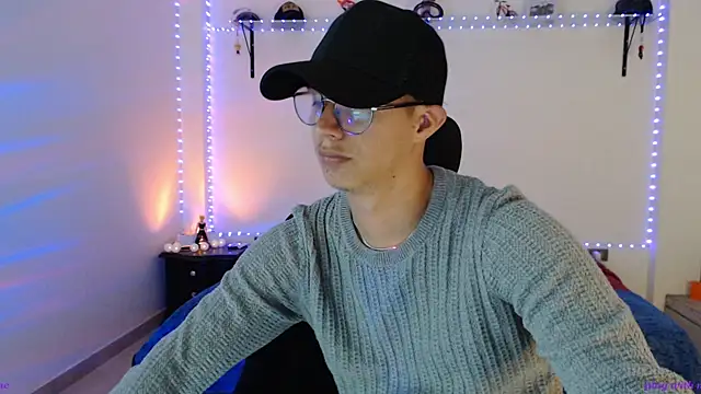 Snapshot of Brandon_starkk chatting on July 7, 8:24 pm Brandon starkk online show from July 7, 8:24 pm