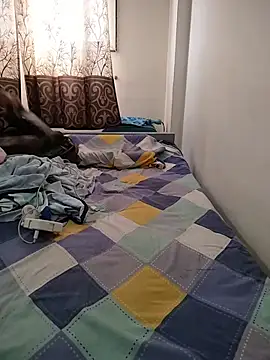 Snapshot of akshr1099 chatting on February 25, 9:30 am akshr1099 online show from February 25, 9:30 am