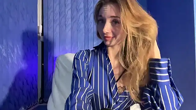 Snapshot of Jolienne chatting on November 25, 6:08 pm Jolienne online show from November 25, 6:08 pm