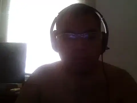 Snapshot of Zombiemuerto chatting on November 16, 9:53 pm Zombiemuerto online show from November 16, 9:53 pm