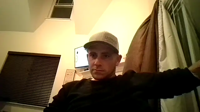 Snapshot of HungDave420 chatting on November 17, 5:13 am HungDave420 online show from November 17, 5:13 am