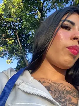 Dannii- online show from January 17, 10:35 pm