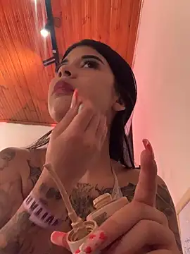 Dannii- online show from February 8, 8:34 pm